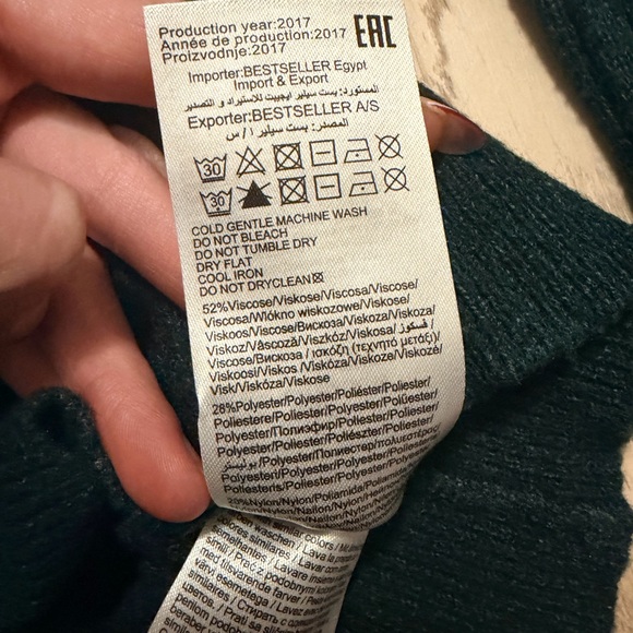 2/20$ Vero Moda Svea Off-Shoulder Ribbed Knit Sweater Medium Forest Green - Picture 4 of 6